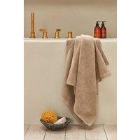 https://www.burton.co.uk/product/christy-cirrus-lightweight-fluffy-softloft-100-cotton-towels_p-43a94fd2-ac05-4002-a138-7e194dcfb9fd?colour=Light%20Beige&size=Bath%20Towel