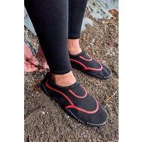 https://www.burton.co.uk/product/mountain-warehouse-bermuda-adjustable-breathable-neoprene-upper-aqua-shoes_p-c9654eec-d2a5-4e29-ba33-718aaaef116f?colour=Black&size=6