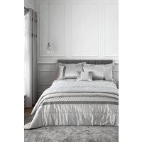 https://www.burton.co.uk/product/catherine-lansfield-sequin-cluster-bedspread_p-6b121117-f15f-42b2-ad1e-50cedece124f?colour=Grey&size=One%20Size
