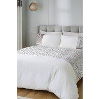 https://www.burton.co.uk/product/catherine-lansfield-lattice-cut-velvet-duvet-set_p-62bb27da-018f-4582-a204-e33f8565b718?colour=Natural&size=King