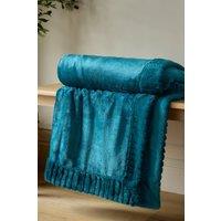 https://www.burton.co.uk/product/catherine-lansfield-velvet-and-faux-fur-throw_p-a915fe06-248c-423e-981e-19aa7b0b0fd8?colour=Teal&size=150cm%20x%20200cm