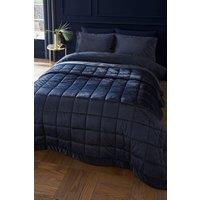 https://www.burton.co.uk/product/catherine-lansfield-kingsley-matt-velvet-quilted-bedspread_p-35134518-a7fa-4f48-8585-f2bb08f41dcb?colour=Navy&size=One%20Size