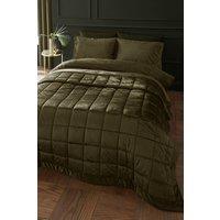 https://www.burton.co.uk/product/catherine-lansfield-kingsley-matt-velvet-quilted-bedspread_p-35134518-a7fa-4f48-8585-f2bb08f41dcb?colour=Olive&size=One%20Size
