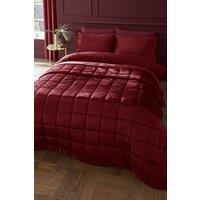 https://www.burton.co.uk/product/catherine-lansfield-kingsley-matt-velvet-quilted-bedspread_p-35134518-a7fa-4f48-8585-f2bb08f41dcb?colour=Raspberry&size=One%20Size