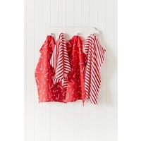 https://www.burton.co.uk/product/catherine-lansfield-christmas-candy-cane-cotton-kitchen-tea-towel-pack-of-4_p-4a466df1-5c6b-499c-8fb8-b2963fbbbb1c?colour=Red&size=4%20Pack