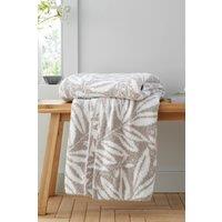 https://www.burton.co.uk/product/catherine-lansfield-so-soft-sorrel-leaves-blanket-throw_p-499922d6-c4f8-4b47-abee-3e634bf03013?colour=Natural&size=130cm%20x%20170cm