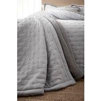 https://www.burton.co.uk/product/catherine-lansfield-cosy-nori-soft-sherpa-bedspread_p-1302e524-7557-4520-bf07-f81d99e8bbb5?colour=Silver&size=One%20Size