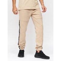 https://www.burton.co.uk/product/crosshatch-apollo-joggers_p-8e522ef4-66a6-424b-949c-f3fff1b26221?colour=Stone&size=XXL