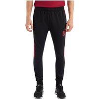 https://www.burton.co.uk/product/umbro-terrace-jogging-bottoms_p-941b92a0-5773-495f-a124-ee873388fefe?colour=True%20Black&size=XS