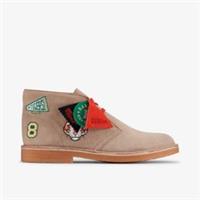 Clarks Kids Unisex,Girls,Boys Stranger Things Desert Boot Youth Sand Interest