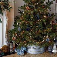 Ivyline Galvanised Cut Out Mistletoe Tree Skirt D67cm H25cm | Light weight | Premium Quality in Silver