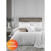 Catherine Lansfield 'Cosy Diamond' Soft & Warm Faux Fur Fleece Duvet Cover Set in White | Size: Single