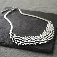 My Posh Shop Women's Metal Feather Statement Necklace in Silver