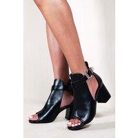 Where's That From Women's 'Lisa' Block Heels in Jet Black | Size: 8