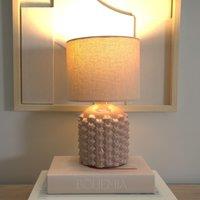 ValueLights Asha Ceramic Pink Geometric Table Lamp with Drum Lamp Shade in Natural