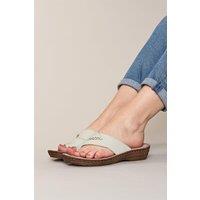 Moshulu Women's 'Seville Classic 2' Toe-Loop Comfort Sandals in White | Size: 6