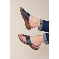 Moshulu Women's 'Seville Classic 2' Toe-Loop Comfort Sandals in Indigo | Size: 6