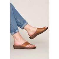 Moshulu Women's 'Seville Classic 2' Toe-Loop Comfort Sandals in Tan | Size: 6