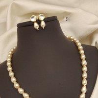 The Colourful Aura Women's Golden Oval Shape Classic Diana Wedding Pearl Necklace & Earring Set in White