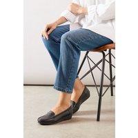 Good For the Sole Women's : Wide Fit Niamh Leather Comfort Wedge Loafers in Black | Size: 8