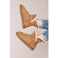 Moshulu Women's 'Wattle' Sheepskin Bootie Slippers in Tan | Size: 4
