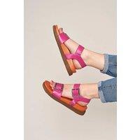 Moshulu Women's 'Newark' Chunky Strap Flatform Sandals in Fuchsia | Size: 6