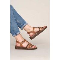 Moshulu Women's 'Paradas' Platform Wedge Strappy Sandals in Tan | Size: 7