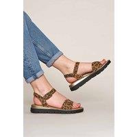 Moshulu Women's 'Philly' Cushioned Slingback City Sandals in Tan | Size: 8