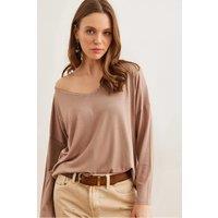 HOXTON GAL Women's Regular Fit Casual V-Neck Blouse with Stitch Detail in Light Beige | Size: Medium