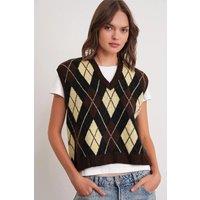 HOXTON GAL Women's Regular Fit Argyle Pattern Knit Sweater Vest in Brown | Size: S/M