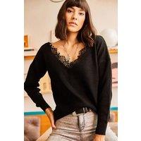 HOXTON GAL Women's Slim Fit Lace-Collar Knit Blouse in Black