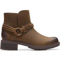Clarks Women's Hearth Kaylie Ankle Boot Mushroom Oily Ankle Boots in Brown | Size: 7-Standard Fit