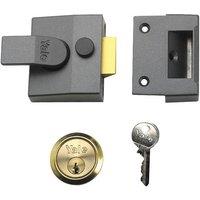 Yale Locks 85 Series Deadlocking Nightlatch in Metallics