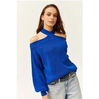 HOXTON GAL Women's Cross-Neck Regular Fit Knit Sweater in Blue | Size: Small