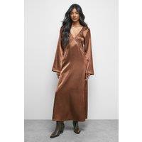 Warehouse Women's Embroidered Satin Plunge Neck Flare Sleeve Midi Dress in Burgundy | Size: 10
