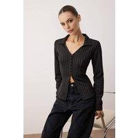 WOVCOR Women's Polo Collar Hooked Fitted Knit Blouse in Black | Size: Medium