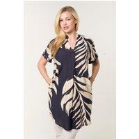 Blue Vanilla Women's Navy Short Sleeve Slip On V-neck Top | Size: Small