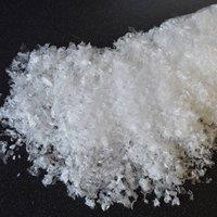 Samuel Alexander 2.75 Litres (170 grams) Premier Fake / Frosted Christmas Snow Decoration in White