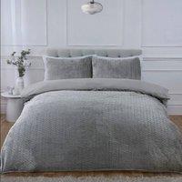 Rapport Home Chevron Faux Teddy Polyester Fleece Duvet Cover Set with Pillowcase in Silver | Size: Single