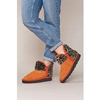 Moshulu Women's 'Snowman 3' Fluffy Bootie Slippers in Orange | Size: 5