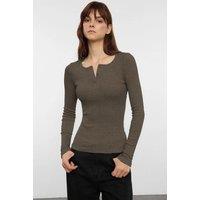 HOXTON GAL Women's Ribbed Mlange Long Sleeve Knit Top with Snap Buttons in Stone | Size: Small
