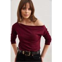 HOXTON GAL Women's Asymmetric Off-Shoulder Slim Fit Blouse in Burgundy | Size: Small
