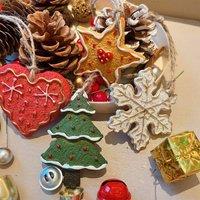 Lovii Pack of 4 Assorted Hand-Painted Resin Christmas Hanging Ornaments | Size: 4 Pack