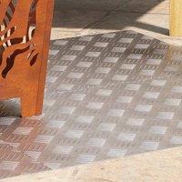 Berkfield Home Modern Aluminum Checker Plates 4 pcs Anti-Slip 80x50 cm in Silver | Size: Medium