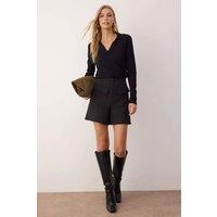 WOVCOR Women's Tailored City Shorts with Pocket Detail in Black | Size: 6