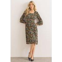 Klass. Women's Three Quarter Sleeve Meadow Print Pleated Dress in Black | Size: 2XL