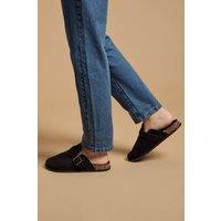 Oasis Women's Jamie Faux Suede Closed Toe Footbed Flat Shoes in Black | Size: 6