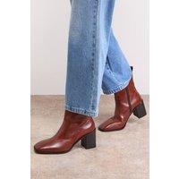 Oasis Women's Lauren Leather Block Mid Heel Chelsea Boot in Dark Tan | Size: 5