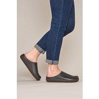 Moshulu Women's Pevensey' Flexible Clogs in Black | Size: 4
