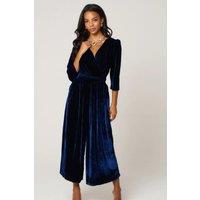 Sarta Women's Sophia Wide Leg Velvet Cropped Jumpsuit in Navy | Size: Small
